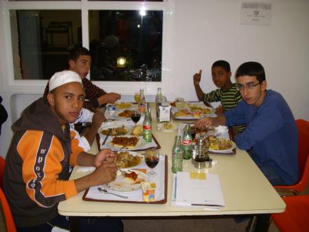 comiendo